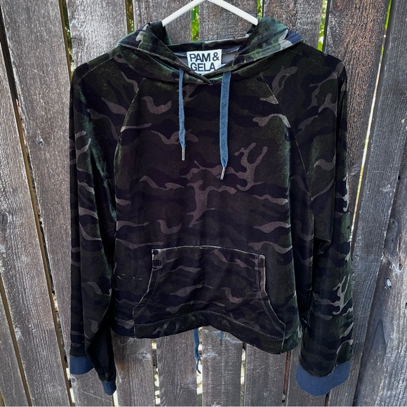 Pam & Gela Camouflage Velvet Crop Boxy Hoodie Sweatshirt Sz S - Picture 4 of 15